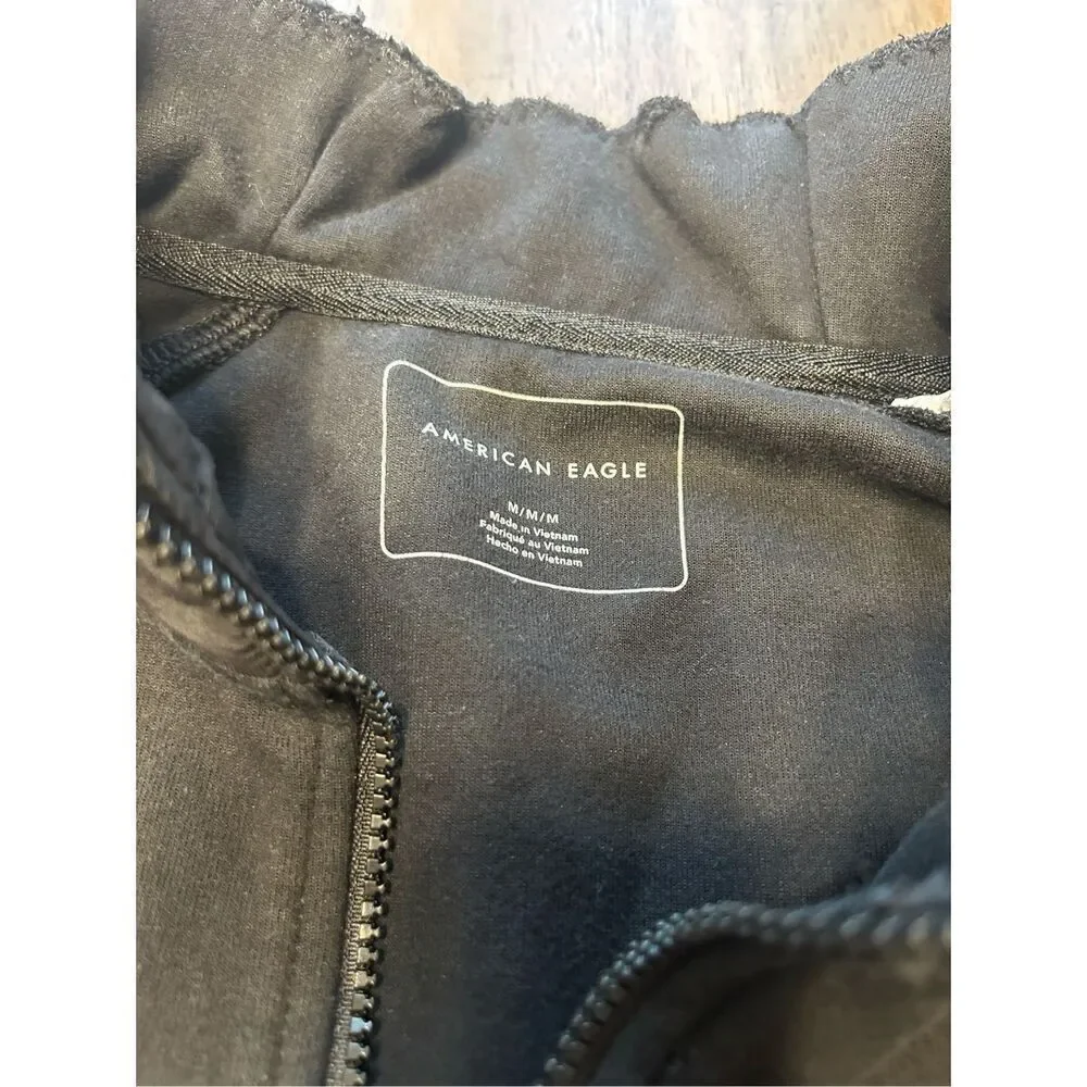 American Eagle Men’s Black Zip-Up Jacket Size Medium